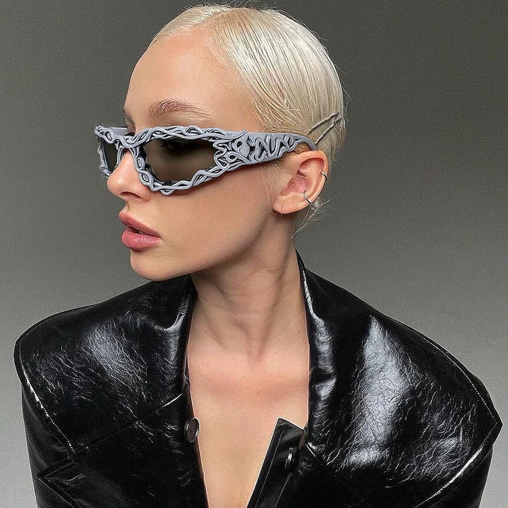 Women's extravagant design sunglasses with creatively structured frame Bowlift