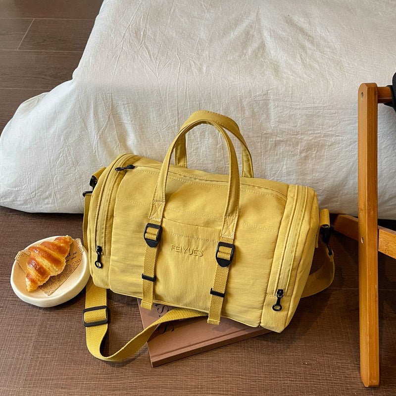 Sporty Duffel Bag with Ergonomic Carrying System Bowlift