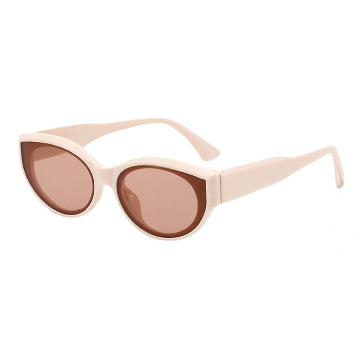 Ladies' designer sunglasses in modern cat-eye style Bowlift
