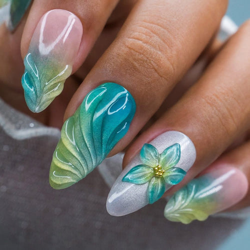 Artificials nails with elegant flower design and gradient color Bowlift