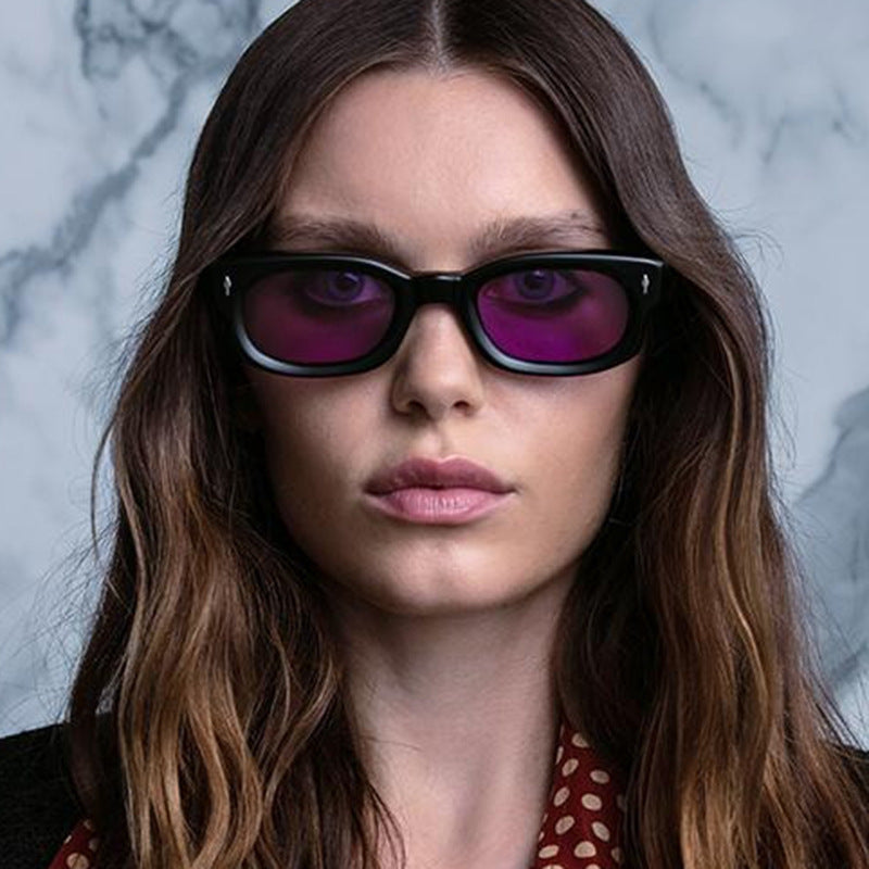 Women's stylish sunglasses in trendy Bowlift frame