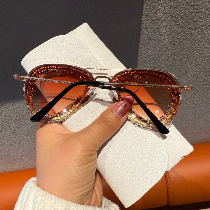 Women's sunglasses with extravagant rhinestone frame Bowlift