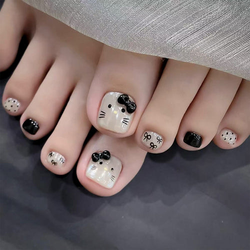 Artful toenail art with cute animal design Bowlift