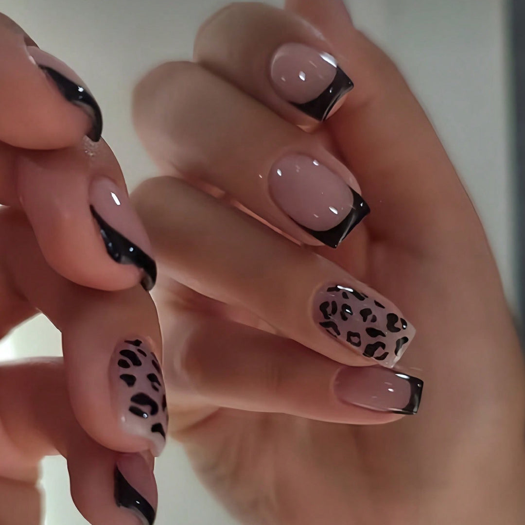 Artificial nail set with elegant leopard motif and black French design Bowlift
