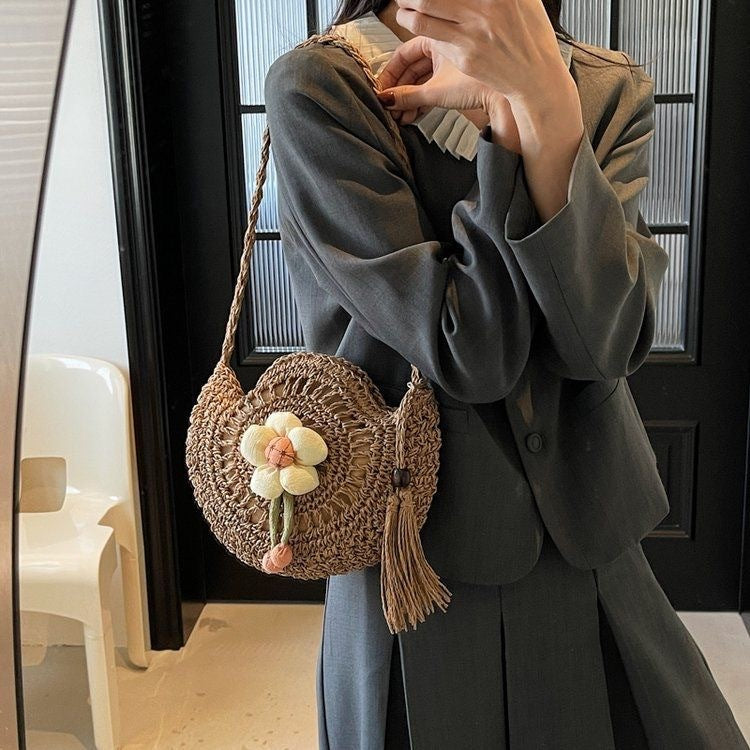 Handmade straw bag Bowlift