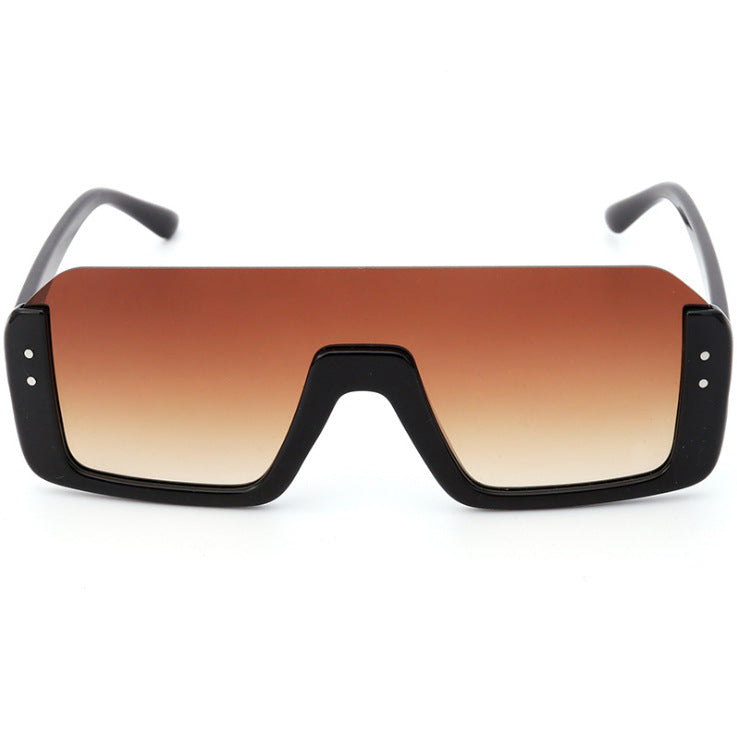 Women's Sporty Shield Sunglasses with Modern Design Bowlift