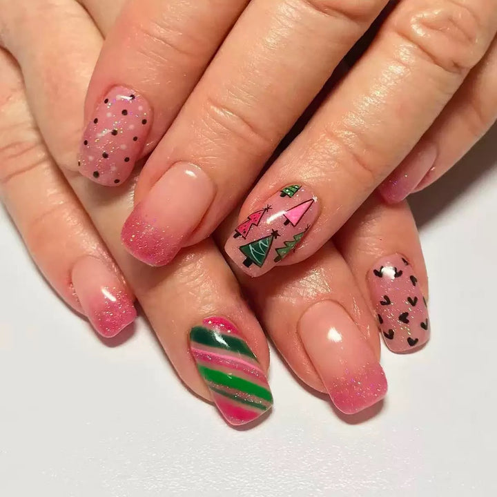 Artificial nail set with festive Christmas motifs and sparkling accents Bowlift