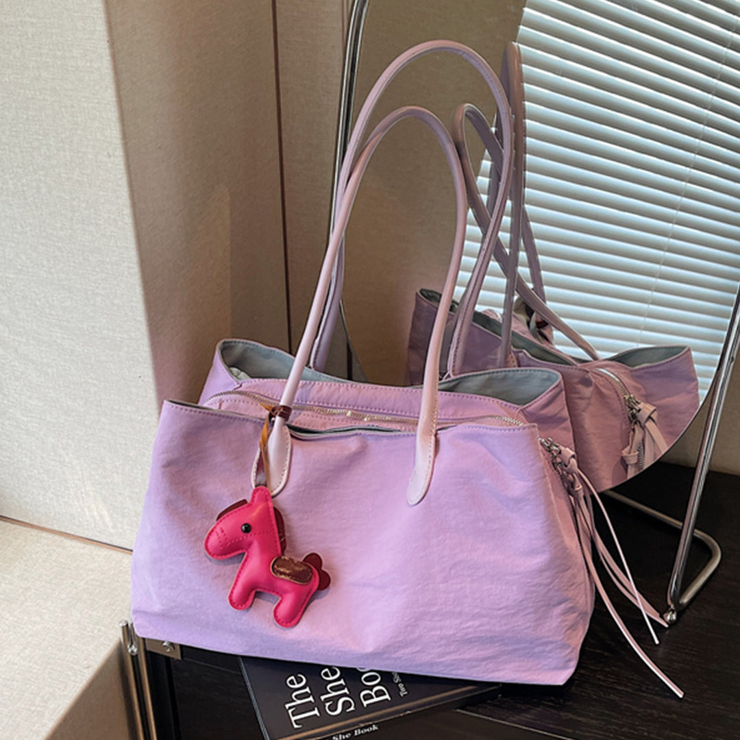 Elegant Tote Bag with Zipper and Practical Interior Pockets Bowlift