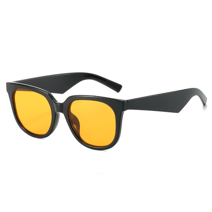 Women stylish sunglasses in modern, geometric design Bowlift