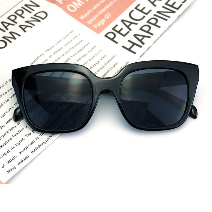 Women Fashion oversized Sunglasses with striking Frame Bowlift