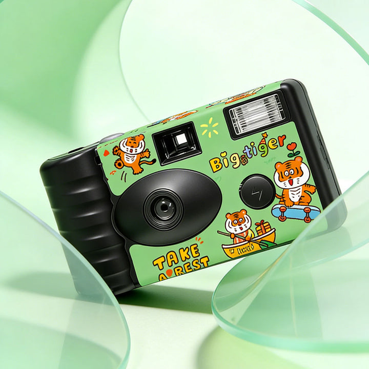 Cartoon-Themed Instant Film Camera Bowlift