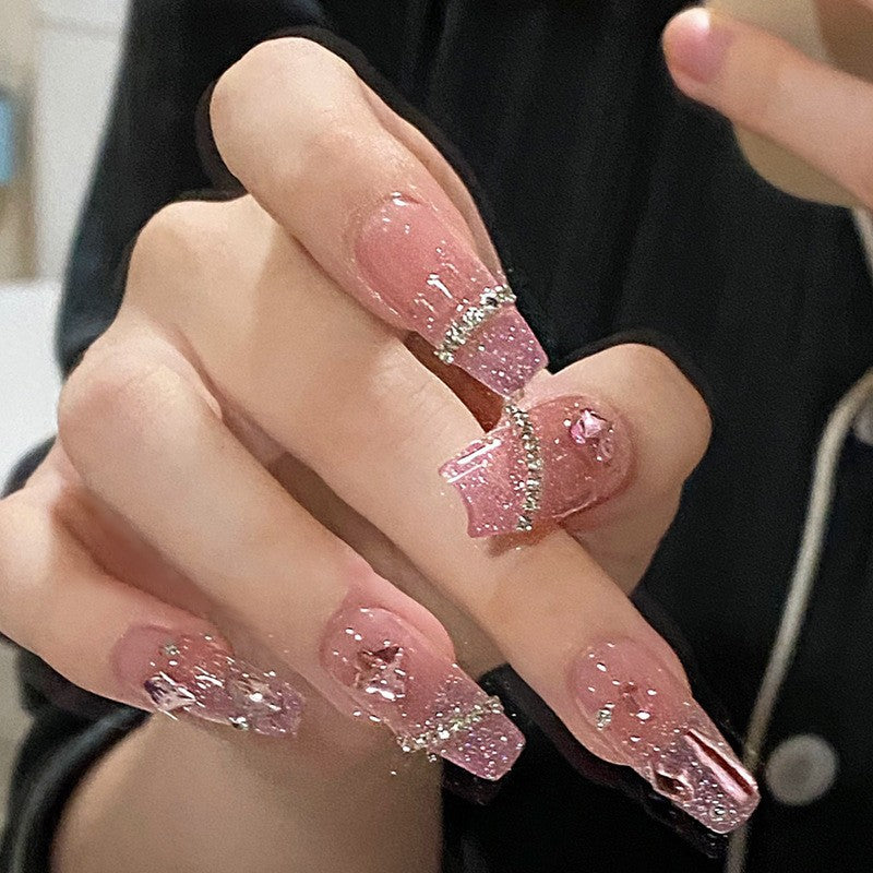 Glamorous Artificial Nails Bowlift