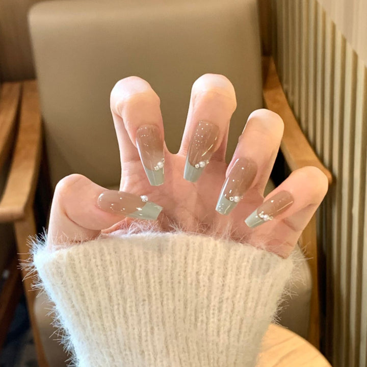 Artistic Themed Press-On Nails Bowlift