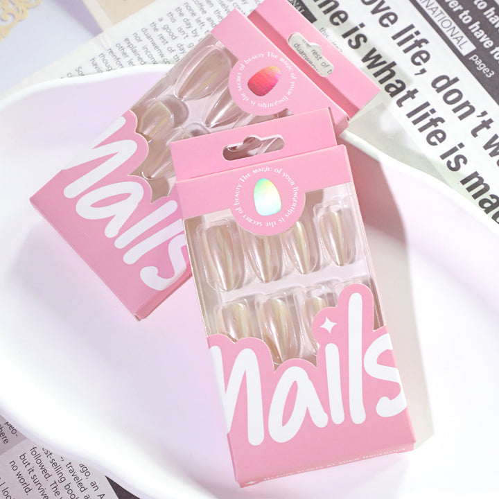 Elegant Stiletto Nails with High Gloss Finish Bowlift