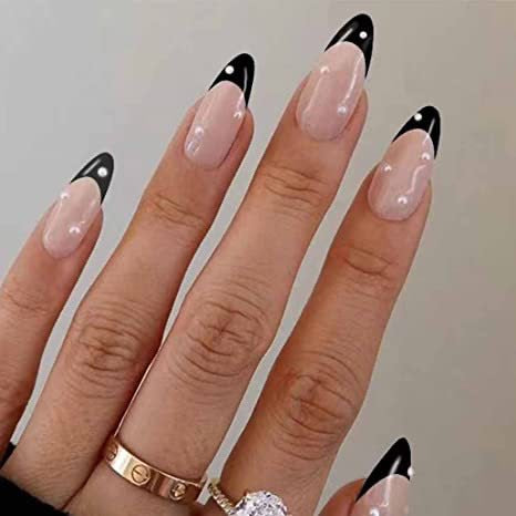 Artificial nail set with elegant lace design and radiant shine Bowlift