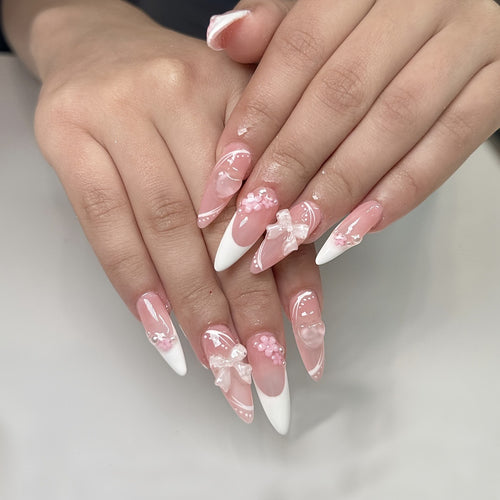 Artificial nail set with delicate flower design Bowlift