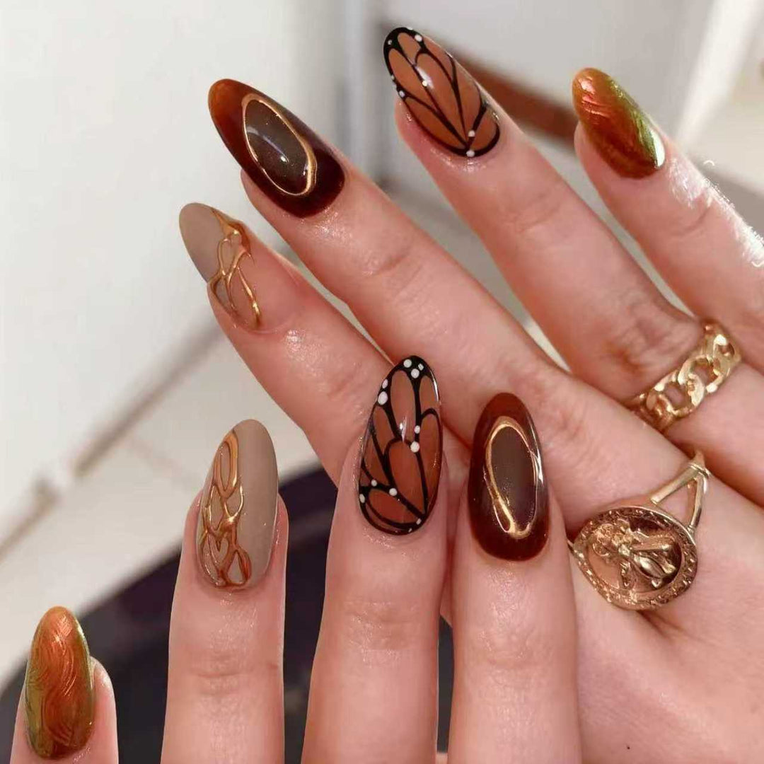 Nail art set with floral patterns and ombre effects Bowlift