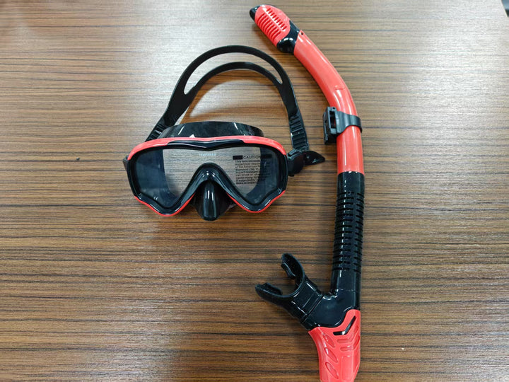 Diving mask with anti-fog technology and wide field of vision Bowlift