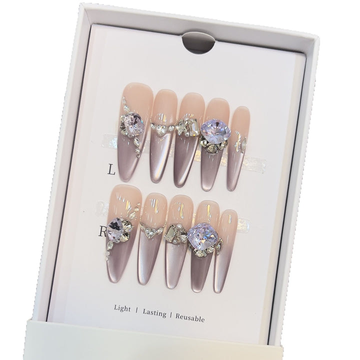 Glamorous Press-On Nail Art Set Bowlift