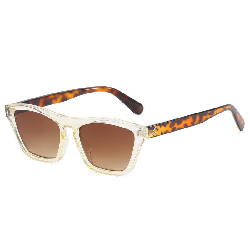 Ladies fashionable sunglasses in trendy geometric design Bowlift