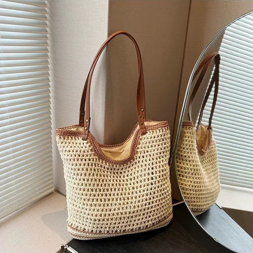 Handwoven beach bag with special details Bowlift