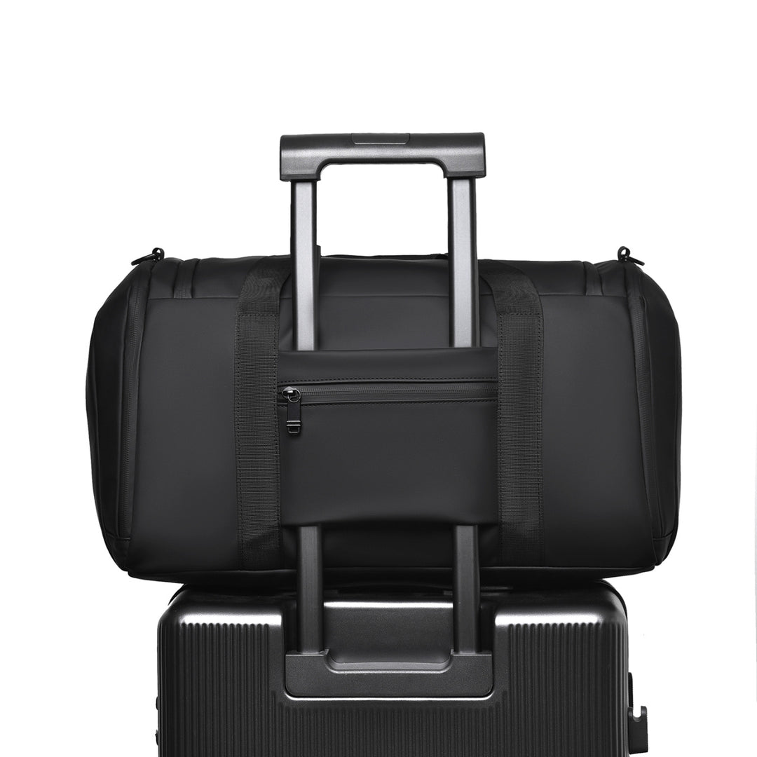 Sporty Duffel Bag With Innovative Space Concept Bowlift