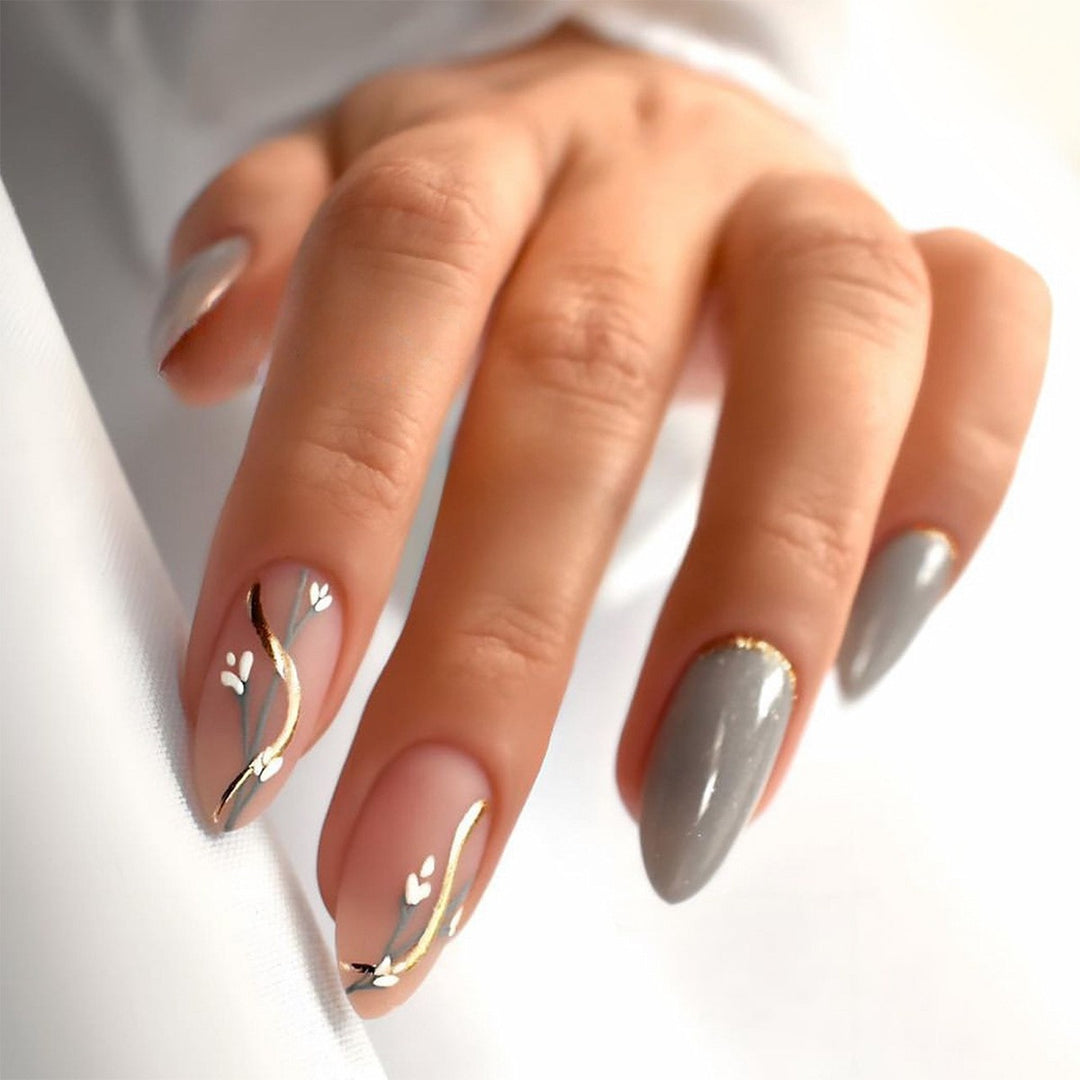 Creative nail art set with leopard pattern and glitter accents Bowlift
