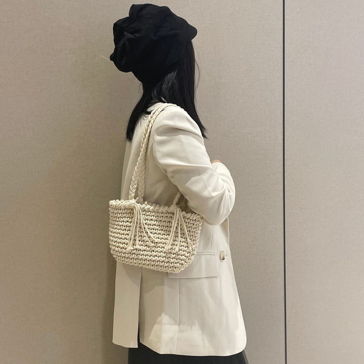 Hand-knotted shoulder bag with decorative pleating technique Bowlift