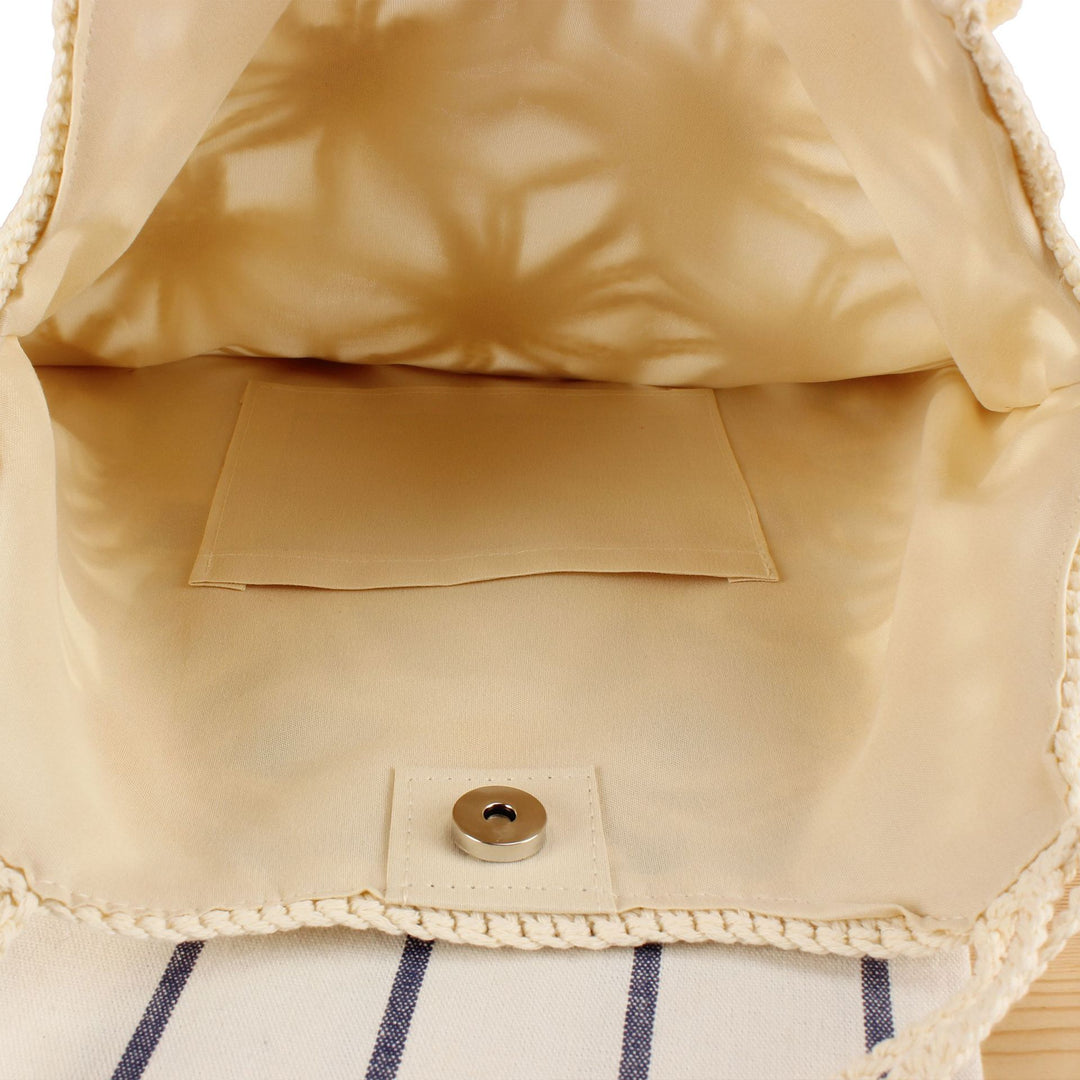 Handbag with Creative Flower Design Bowlift