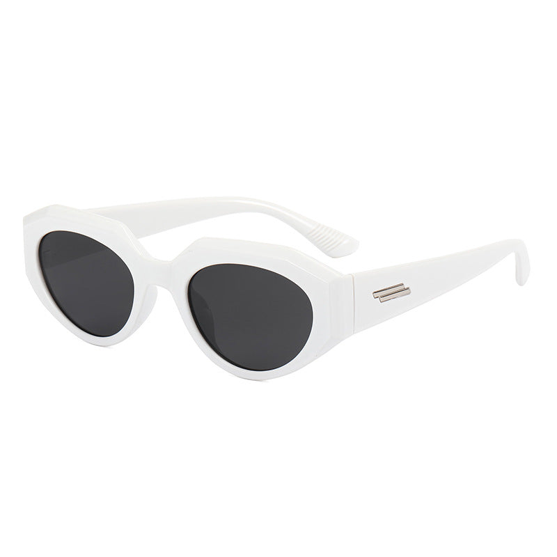 Ladies Fashion Vintage Sunglasses in Distinctive Design Bowlift