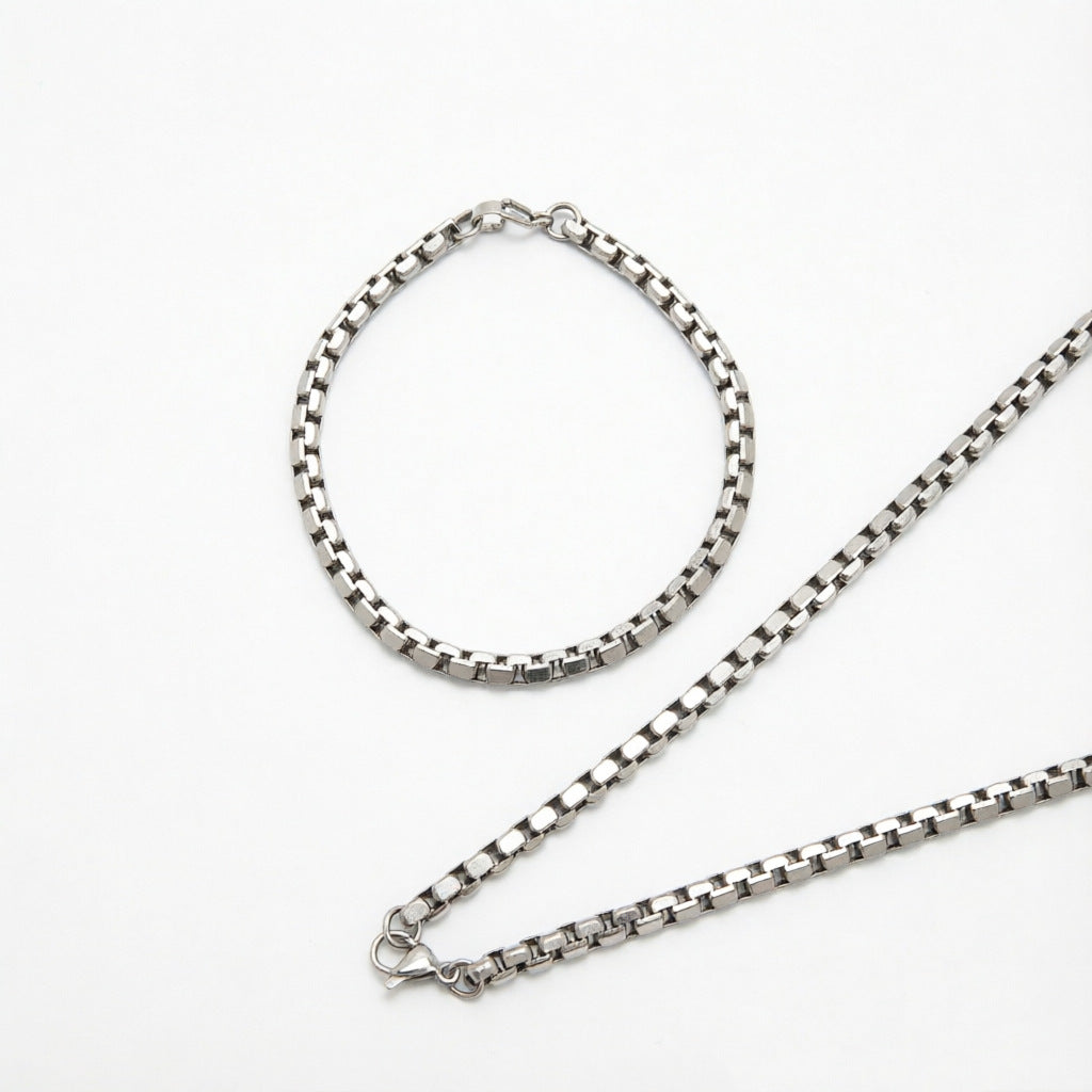 Modern Interlocking Link Chain Set Bowlift