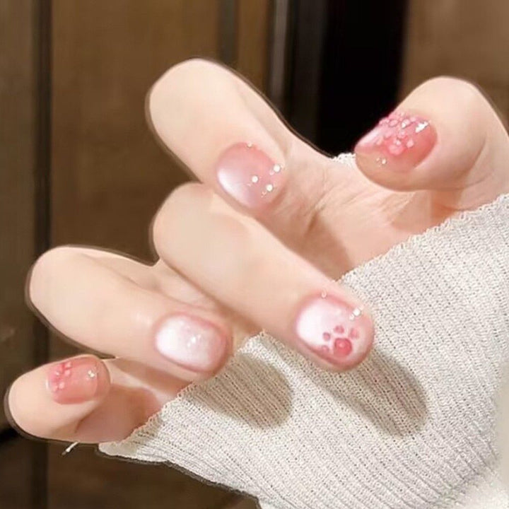 Artificial Nails in Stylish Ombre Design Bowlift