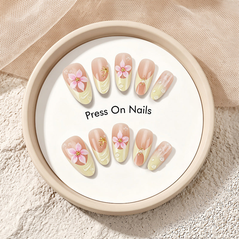 Floral-Themed Press-On Nail Art Set Bowlift