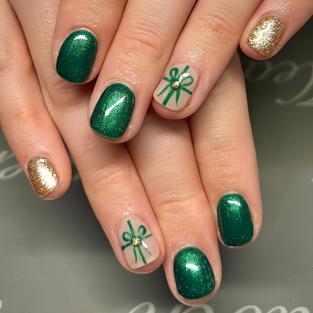 Festive Holiday-Themed Press-On Nail Art Set Bowlift