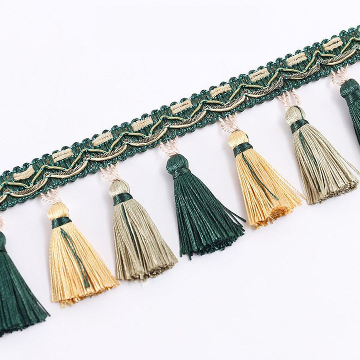 Decorative fringe trim Bowlift