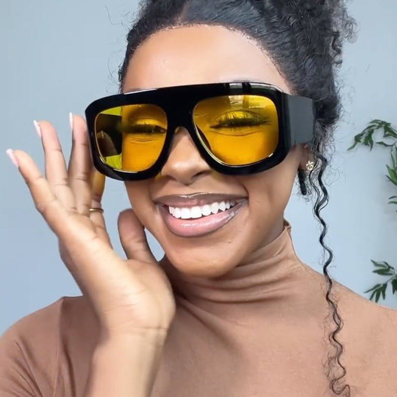 Women oversized sunglasses in modern design Bowlift