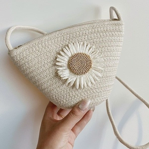 Hand-knotted bag with flower appliqué Bowlift