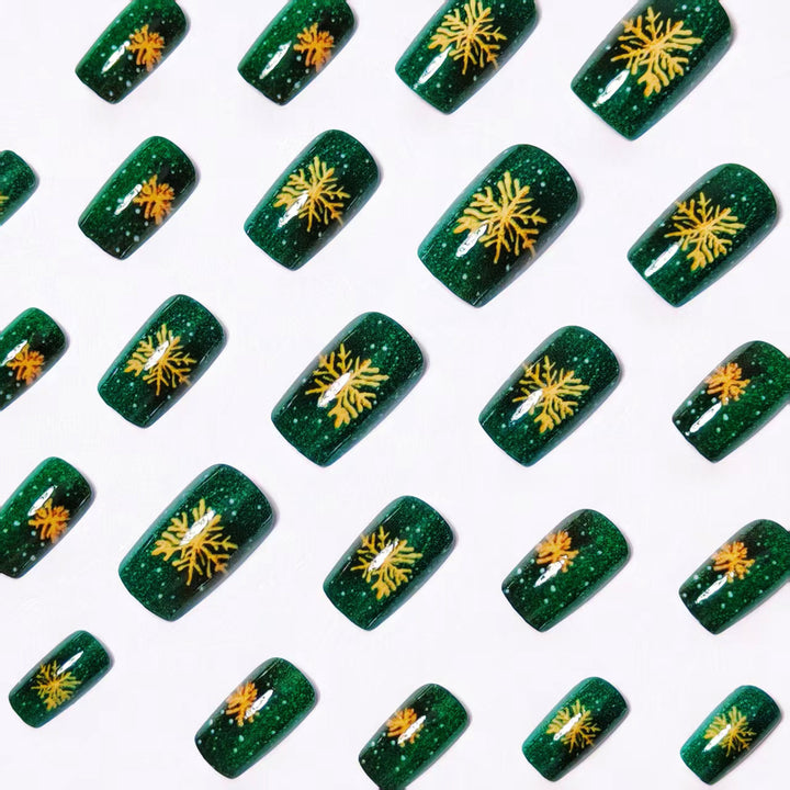 Holiday-Themed Sparkling Nail Art Bowlift