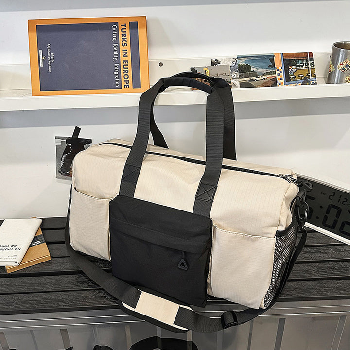 Multifunctional sports and travel bag with flexibility Bowlift