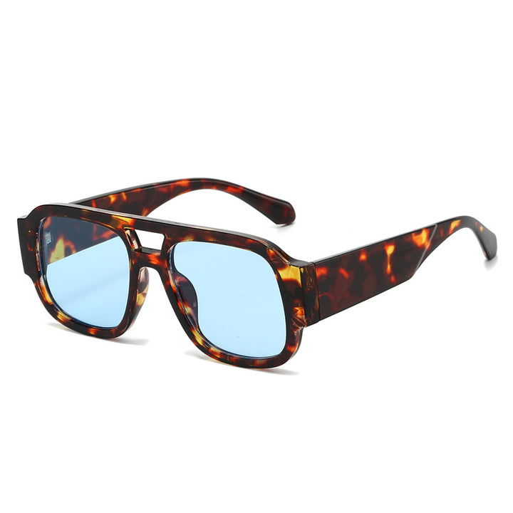 Fashionable Retro-Inspired Square Sunglasses Bowlift
