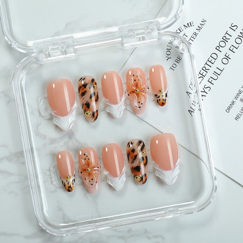 Artificial nail set with floral and leopard patterns Bowlift