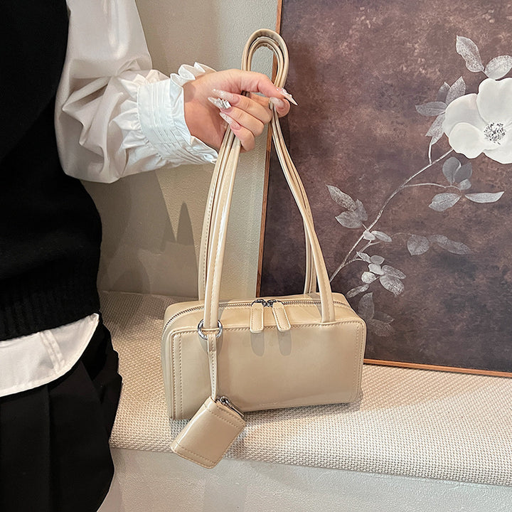 Elegant Structured Handbag Bowlift