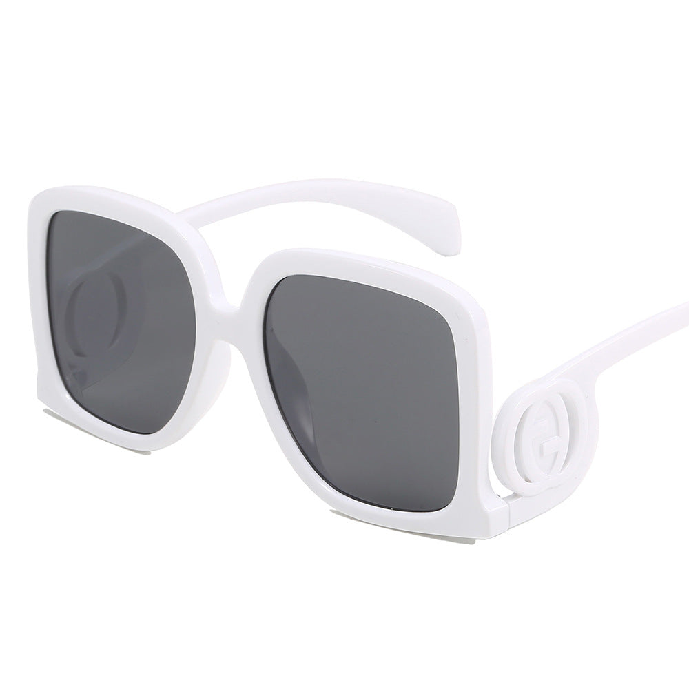 Women's sunglasses in elegant square design Bowlift