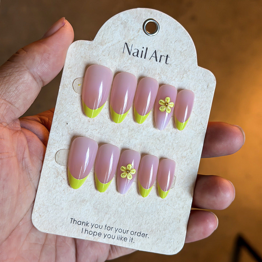 Artistic Floral Accent Press-On Nails Bowlift