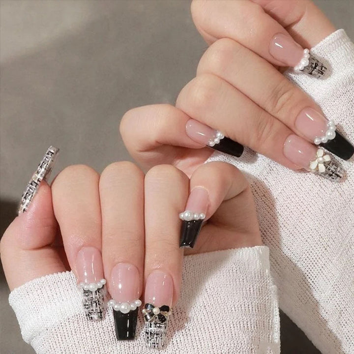 Artificial nail set with elegant pearl and flower motif Bowlift