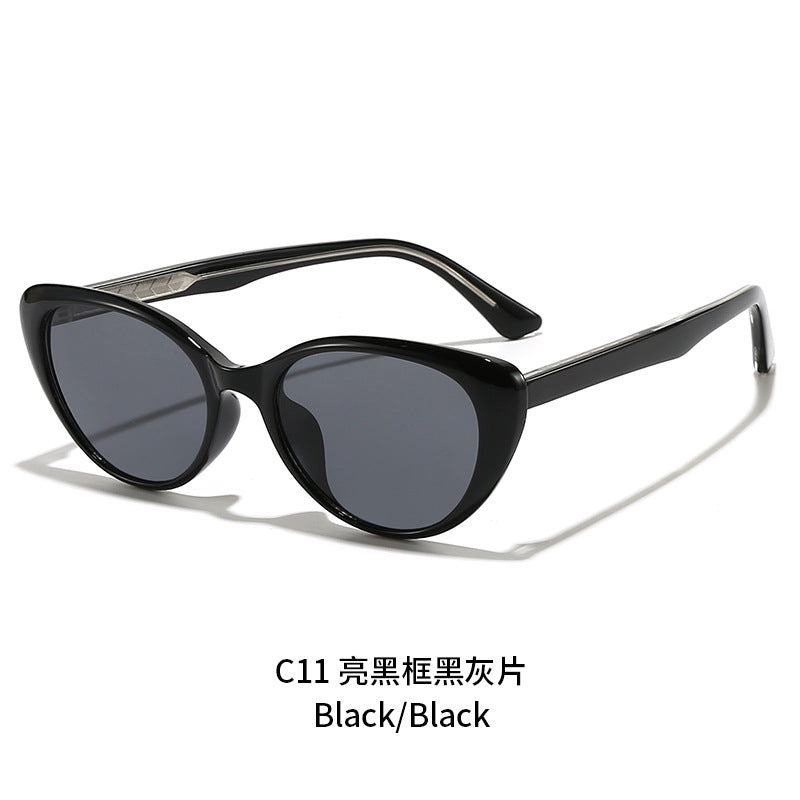 Women's Cat-Eye Sunglasses with Transparent Frame and UV Protection Bowlift