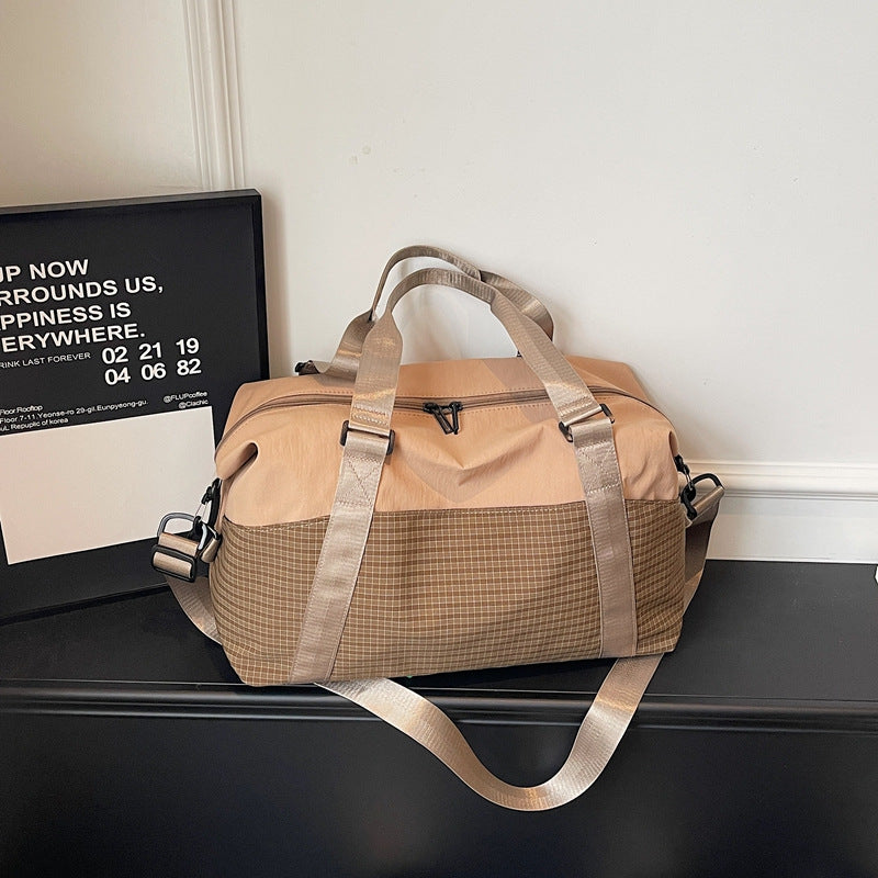 Versatile sports and travel bag with breathable material and robust design Bowlift