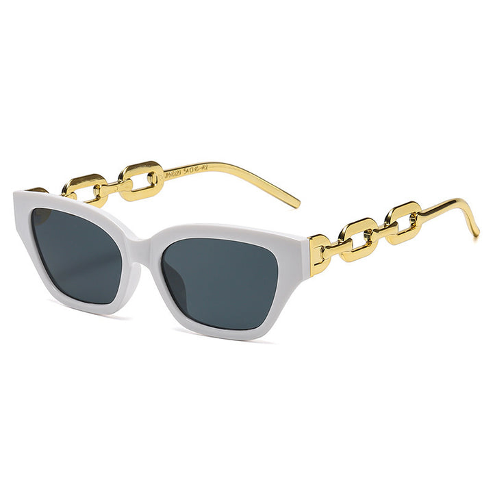 Luxe Fashion Cat Eye Sunglasses with Statement Chain Bowlift