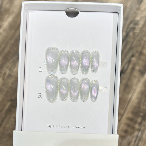 Handmade Press-On Nail Set with Iridescent Finish Bowlift