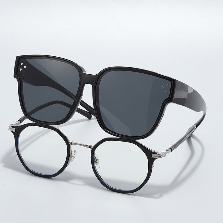 Ladies Fashion Sunglasses in clear lines design with high UV protection Bowlift